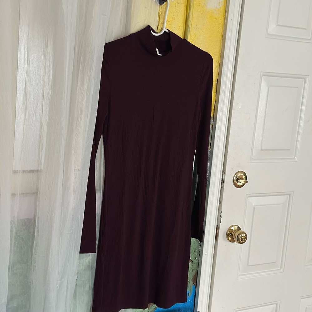 Elegant Black Long-Sleeve Dress